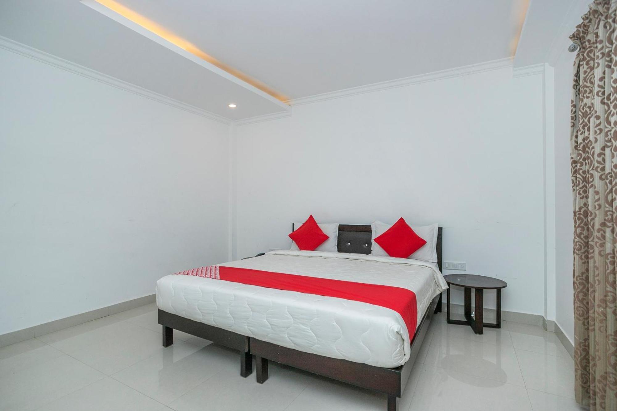 Collection O Cosmopolitan Hotell Devanahalli Exteriör bild